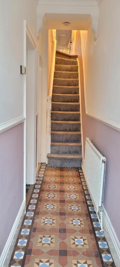 Hartoft St - 2 Bed Near River Holiday home *