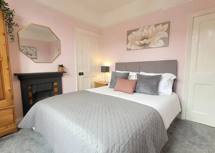 Hartoft St - 2 Bed Near River