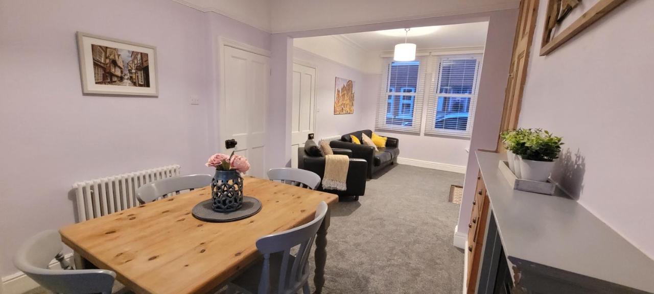 Hartoft St - 2 Bed Near River * York