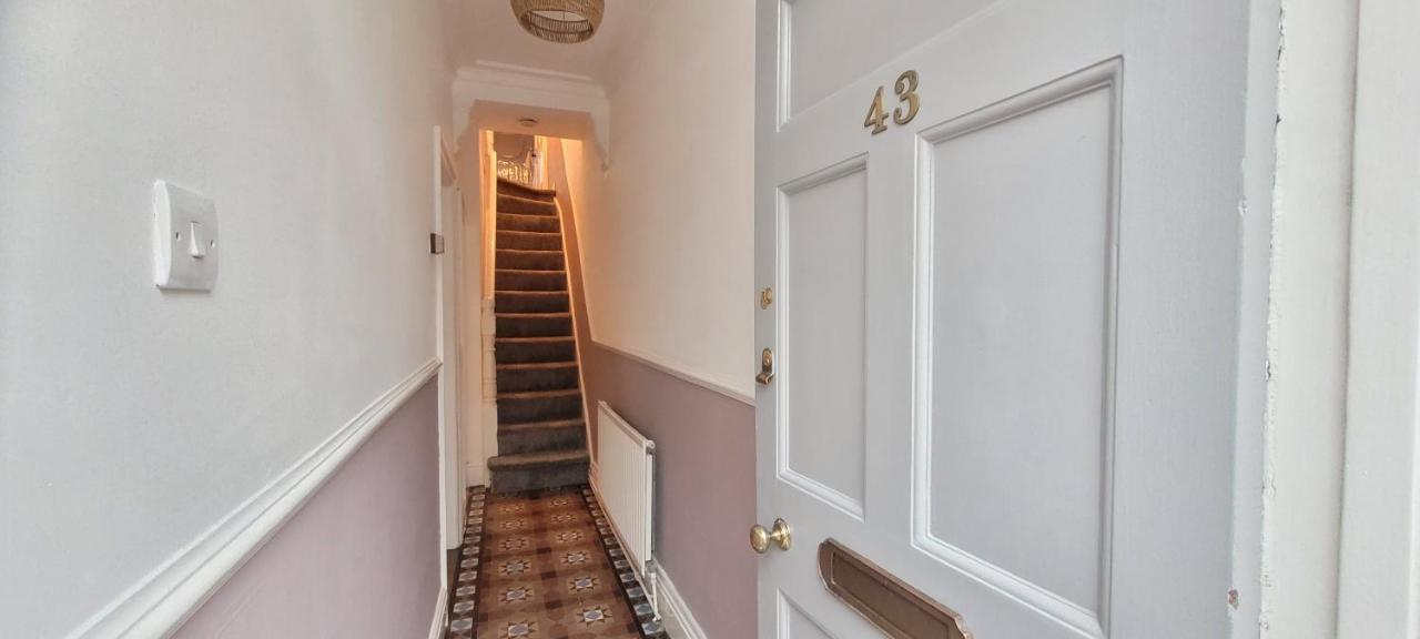 Hartoft St - 2 Bed Near River