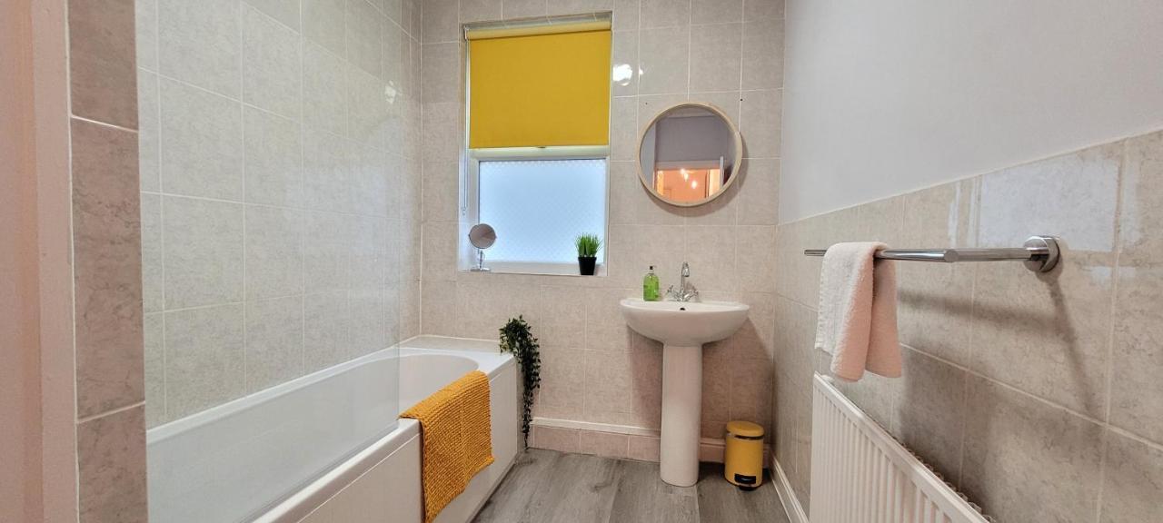 Rumah liburan Hartoft St - 2 Bed Near River