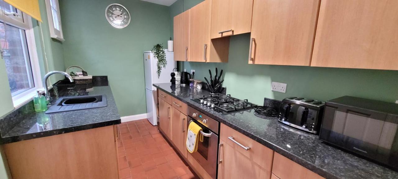 Hartoft St - 2 Bed Near River *