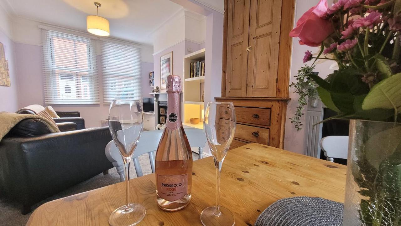 Hartoft St - 2 Bed Near River